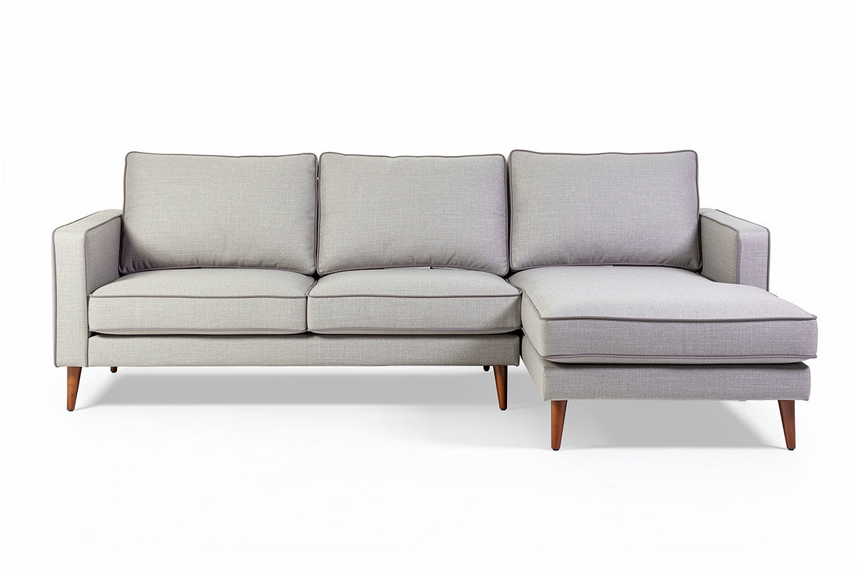 **Technische titel in het Nederlands: Moderne bank met chaise longue en houten poten**
