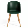 **Moderne kunststof stoel met houten poten en gouden details**